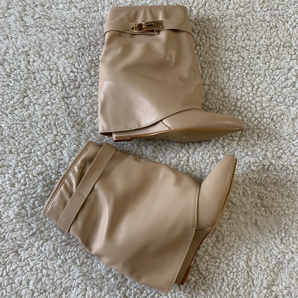 Cape Robbin Zoto Beige Closed-Toe Wedge Boots - Picture 4 of 8